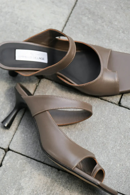 Heeled Strappy Mid Sandal Heeled Mules In Blackules Michelle