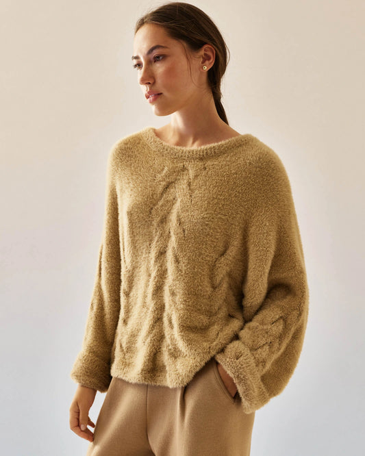 Oversized Sweater in Soft Fluffy Yarn Aria Caramel