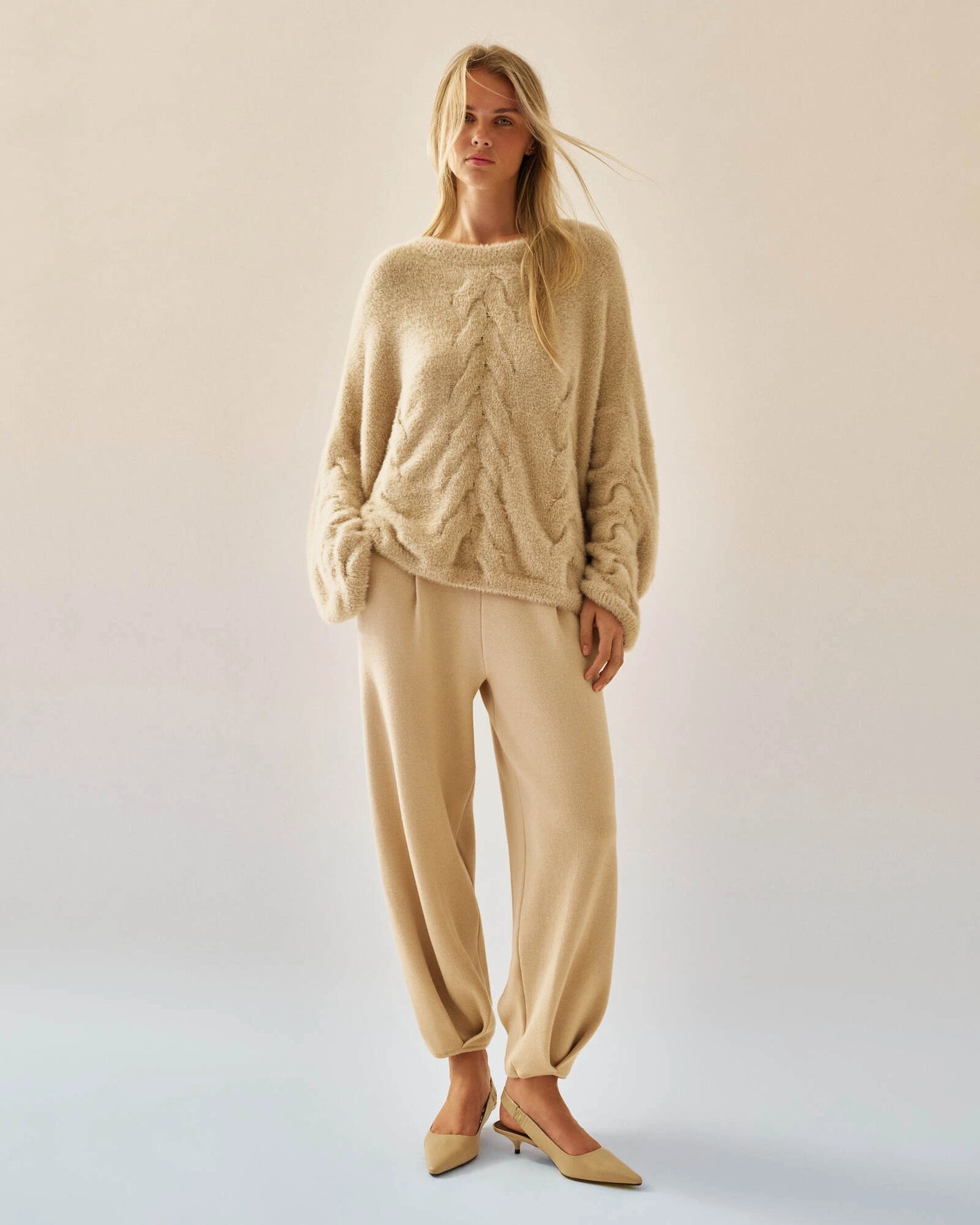 Oversized Sweater in Soft Fluffy Yarn Aria Grey