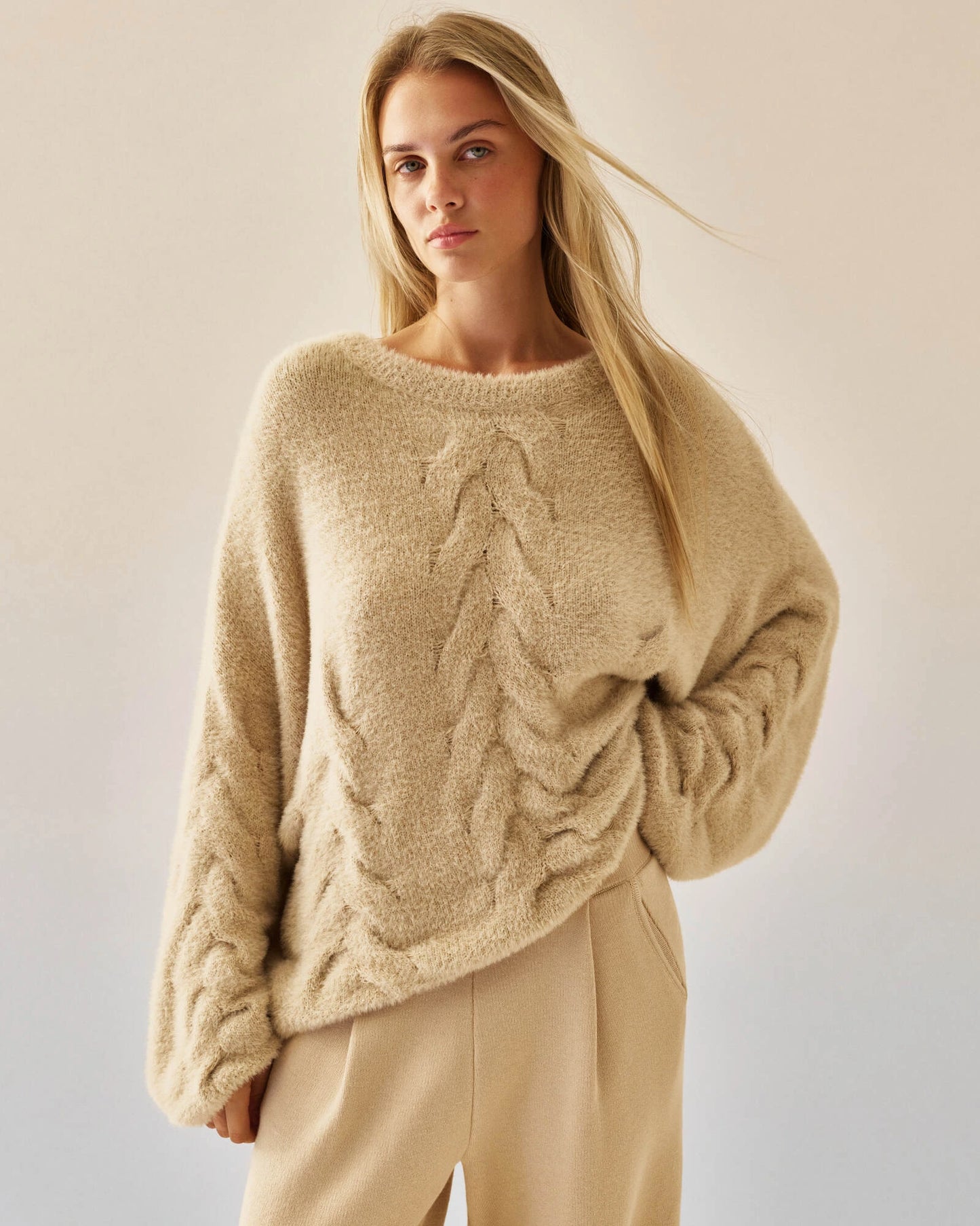Oversized Sweater in Soft Fluffy Yarn Aria Grey