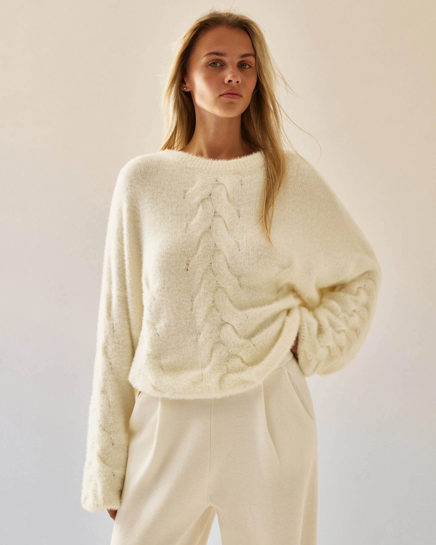 Oversized Sweater in Soft Fluffy Yarn Aria Grey