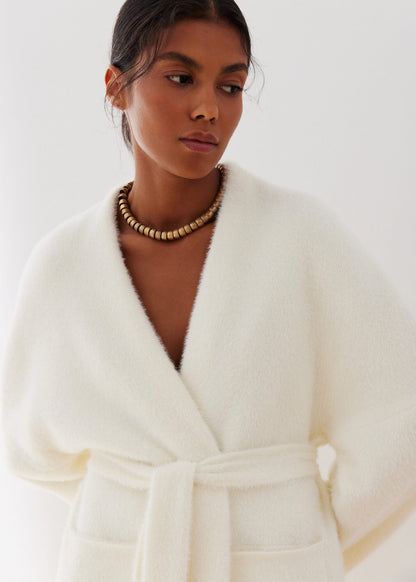 Amber – Fluffy Yarn Kimono Cardigan Milk