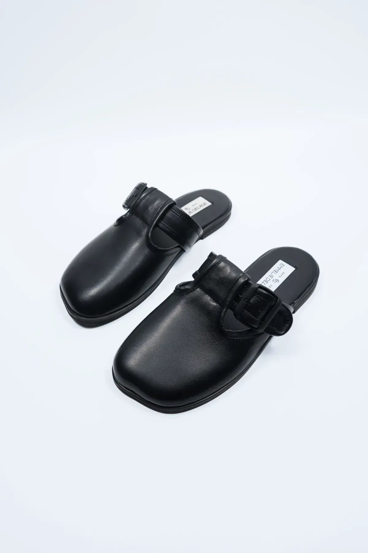 GRAIN Leather Clogs