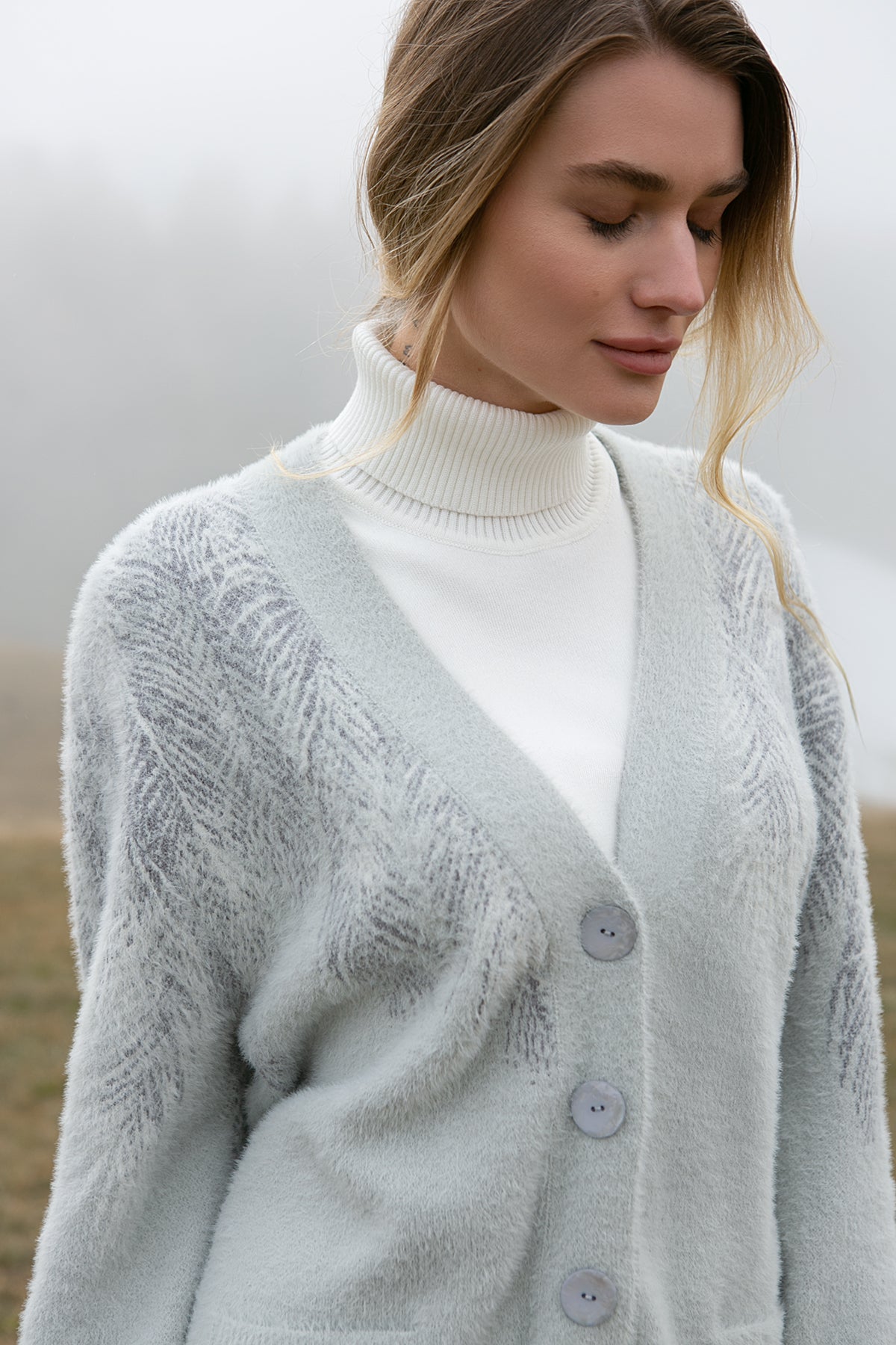 V-Neck Relaxed Cardigan From Fluffy Yarn Feathers